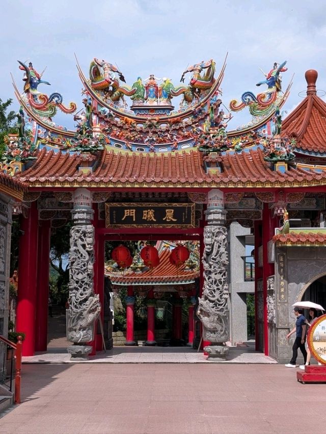 Serene views of Taipei from Bishanyan Temple