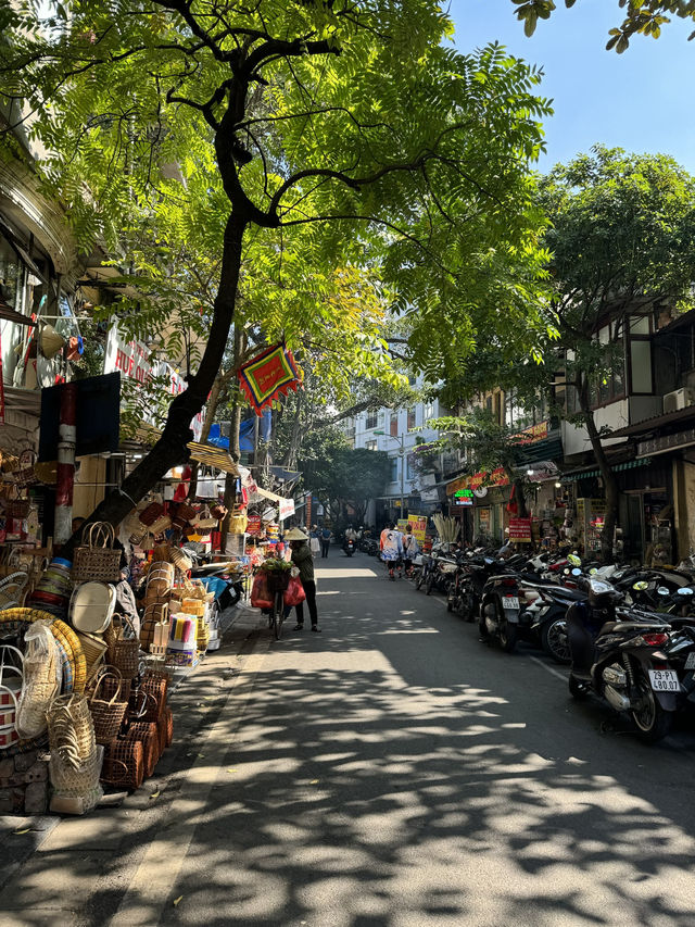 Nostalgic Wanders in Hanoi’s Old Quarter 🇻🇳🌿