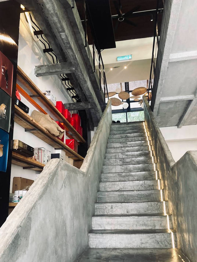 It’s a space where good food, great coffee, and genuine hospitality come together effortlessly.