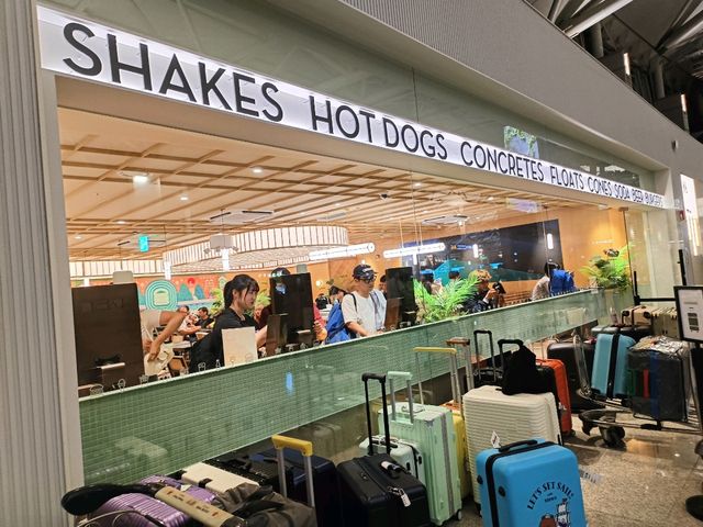 仁川機場的第一口幸福，Shake Shack 韓堡初體驗。