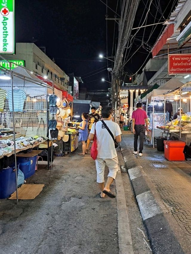 ตลาดโต้รุ่ง หัวหิน - Hua Hin Night Market 