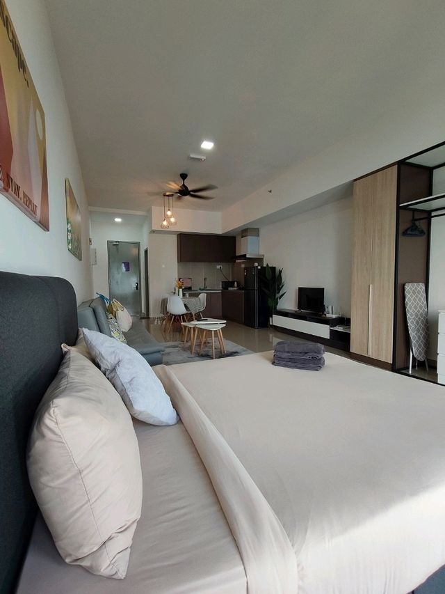 Poolside Peace and City Views: Alinea Suite Review
