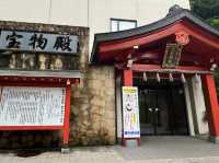 Hakone Shrine & Port Park: A Serene Escape in Hakone! ⛩️🌳 I recently visited Hakone Shrine and the 