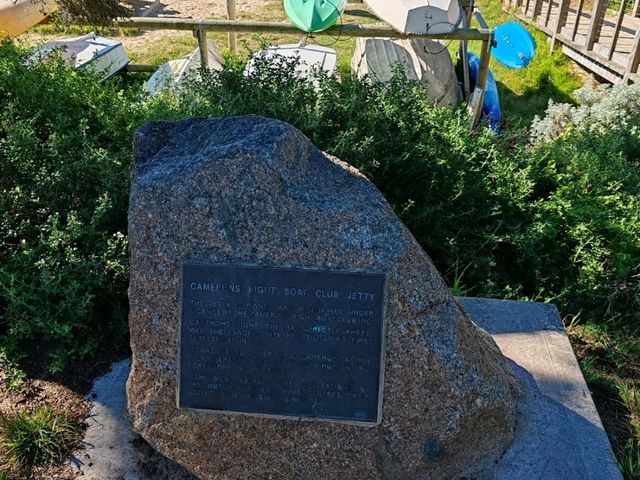 Cameron's Bight Boat Club：彩虹船与航海传奇
