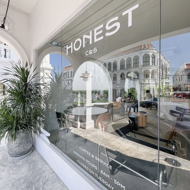 🕰️ Honest Coffee & Service คาเฟ่มินิมอลแสนอบอุ่น