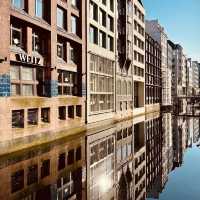Nikolaifleet at Twilight: Hamburg’s Hidden Maritime Time Capsule