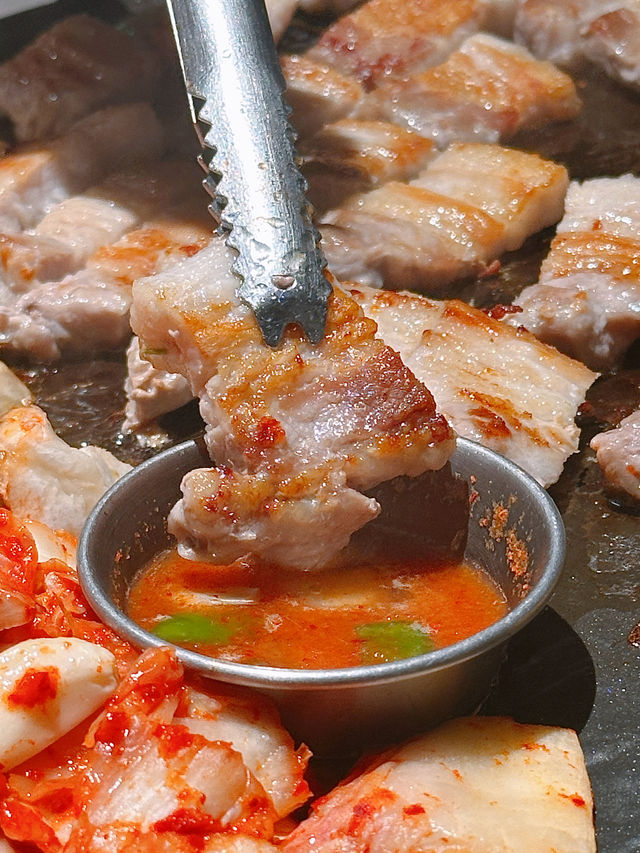 濟州島直送嘅招牌黑毛豬