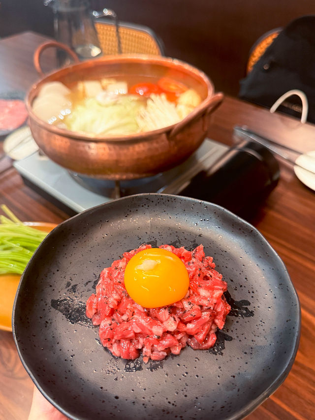 台中美食｜從生蛋拌牛肉到金黃雜炊，一鍋吃出驚喜