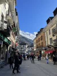 Chamonix-Mont-Blanc เมืองสกีรีสอร์ทของฝรั่งเศส