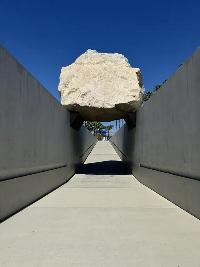 LACMA 洛杉磯市立美術館 | 西岸最大藝術殿堂