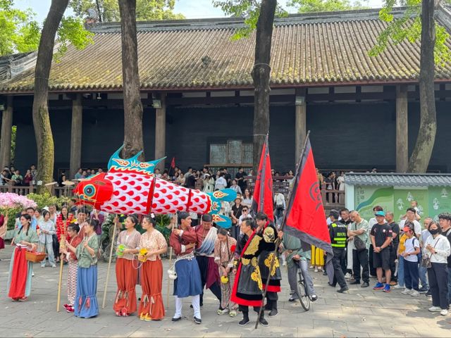 Echoes of a Hero: Exploring Chengdu’s Wuhou Temple