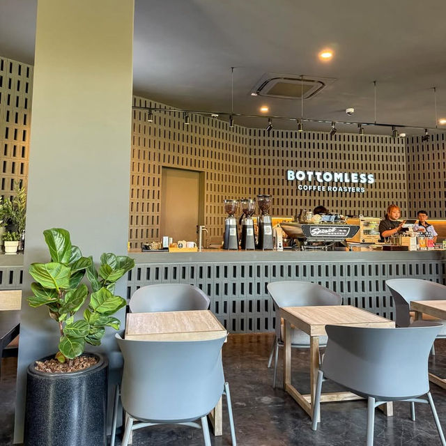 ☁️🍃 Bottomless Cafe – คาเฟ่เงียบๆ ที่เหมือนพักใจ