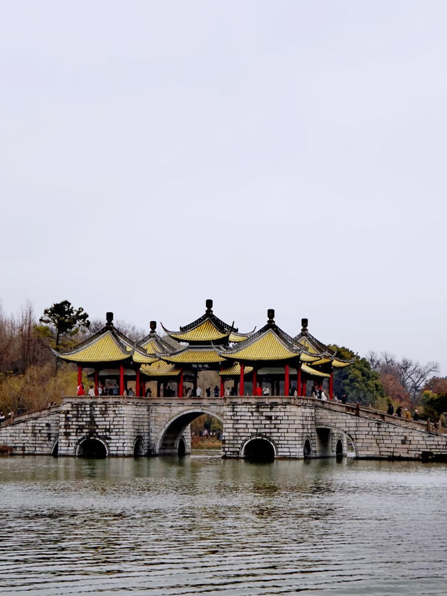 Slender West Lake – A Scenic Stroll Through Jiangnan Charm