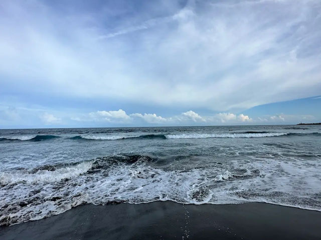 高知の“ウユニ塩湖”！？入野の浜で幻想的な海の旅を