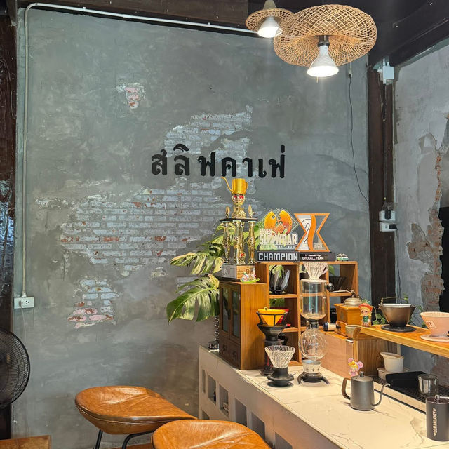 ☕🌿 SLeaf Cafe & Roaster – สลีฟ คาเฟ่ 