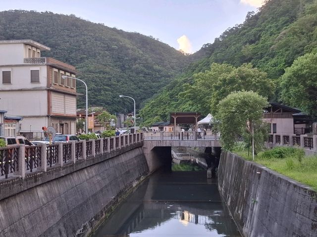 帶孩子來蘇澳冷泉｜冰涼氣泡水玩出暑假新樂趣