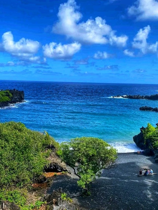 🌊 Hāna Town & Waiʻānapanapa State Park – Maui’s Hidden Gems 🌴✨🇺🇸