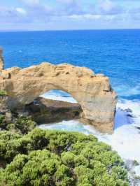 🌊 The Majestic Arch – Nature’s Monument Along the Great Ocean Road