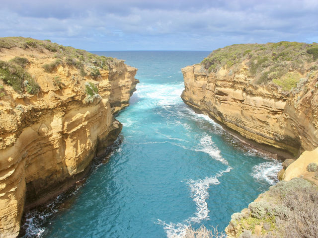 🌊 Thunder Cave – Nature’s Echoing Symphony Along the Great Ocean Road