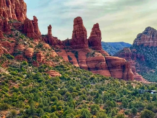 🌄 “Sedona Trail View Point – Where the Red Rocks Touch the Sky!”