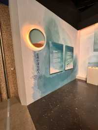幫我描述一下台中國立自然博物館適合小朋友一家大細參觀嘅地方