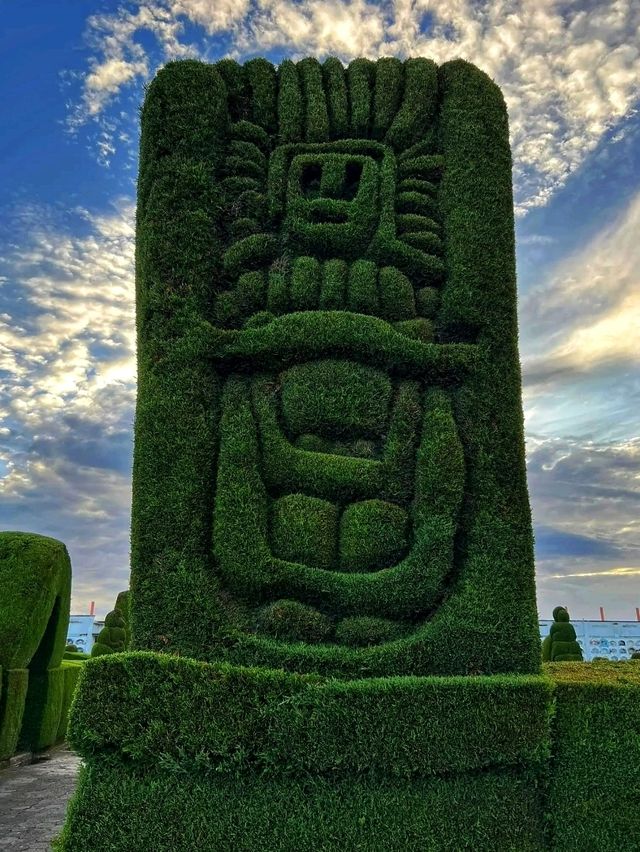 🌿 Tulcán Cemetery Gardens – Where Art and Nature Rest in Harmony