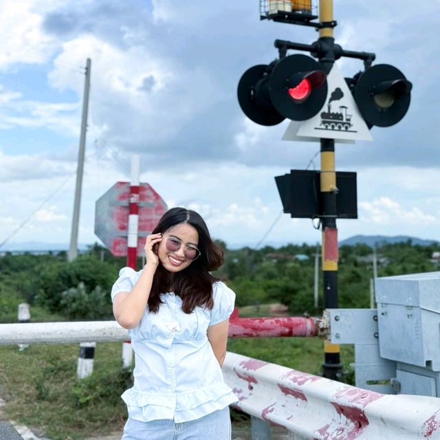รถไฟลอยน้ำเขื่อนป่าสักชลสิทธิ์