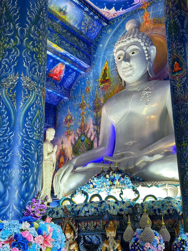 วัดสีน้ำเงินแห่งเชียงราย — ร่องเสือเต้น สถาปัตย์ศรั