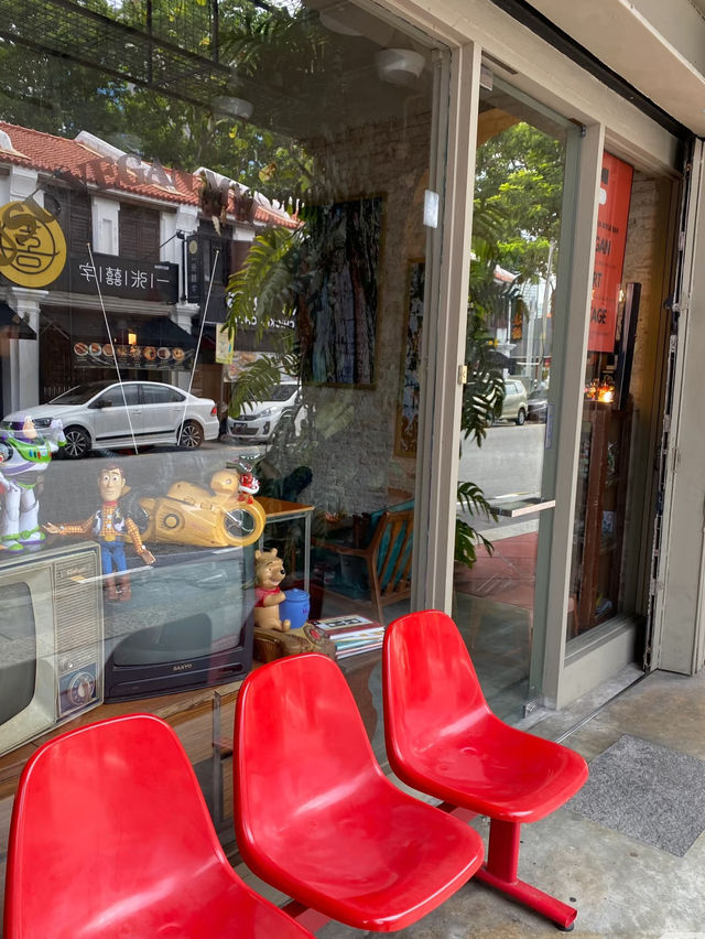 📍SUSU Vegan Mylk Bar @ Penang 🇲🇾 | Retro Hong Kong Vibes Café ☕️🎞️
