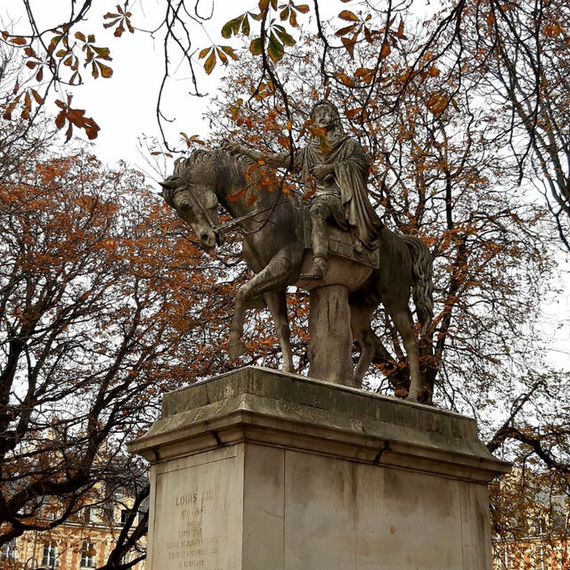 Parisian Charm at Place des Vosges Parisian Charm at Place des Vosges