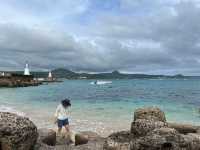 《星砂灣的雙燈塔海景，美得像沖繩一樣迷人》