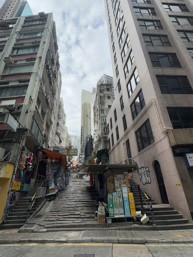 🎨 HOLLYWOOD ROAD 🎨 HOLLYWOOD ROAD