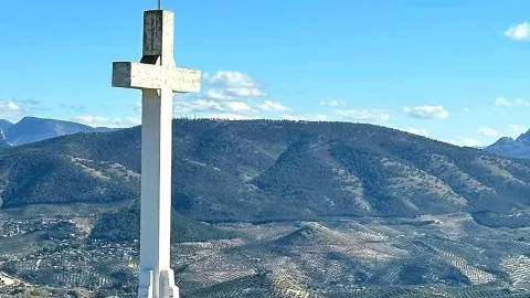 Cross of Santa Catalina Castle✨️ — traveler post in Jaen