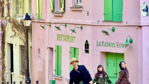 France: La Maison Rose, the Iconic Pink House of Montmartre, Paris. — traveler post in Paris