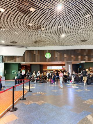 檳城國際機場 

Lapangan Terbang 