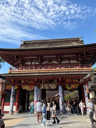 ⛩️🍁 Однодневная поездка в Дадзайфу — Исследуйте старый город, посетите святилища и насладитесь вкуснейшей японской кухней.