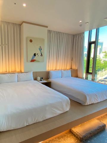 Heading to Korea with 4 people? Splitting the cost here is such a steal + the rooms are massive!