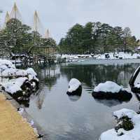 【金沢市🇯🇵兼六園】雪景色に包まれて☺️庭園散策