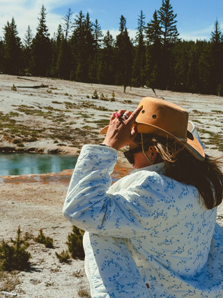 Where else in the world can you see geysers besides Yellowstone? 🌋✨