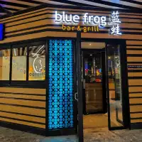 Late Lunch at Blue Frog