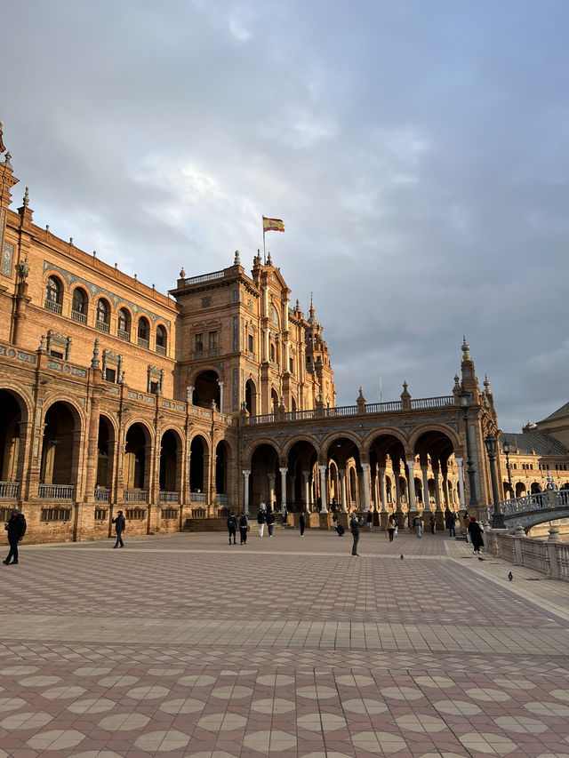 Plaza de España: Seville’s Grandest Masterpiece