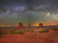 Enjoy the stunning nature of Monument Valley at Arizona-Utah state line!