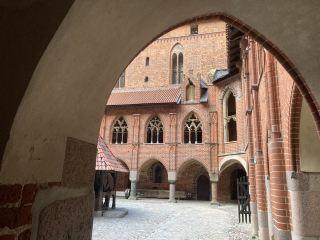 Welcome to the largest castle in the world! 