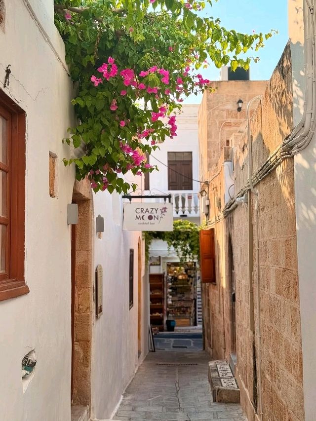 🏛 Lindos: Ancient Beauty and Aegean Charm Combined 🇬🇷✨