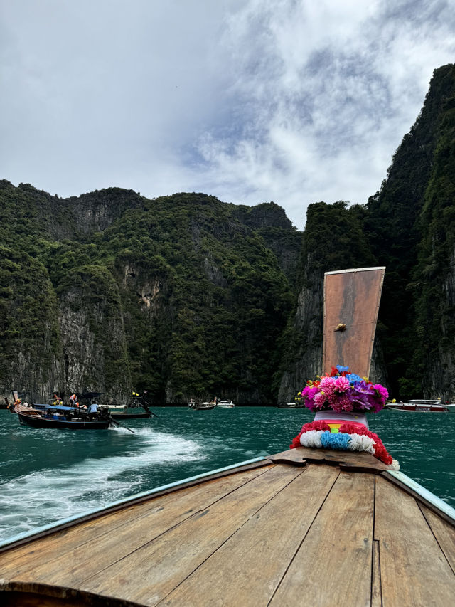 Phi-Phi lagoon or paradise?🩵