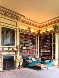  🏰🌸 “A Castle on Water: My Elegant Escape to Leeds Castle” ✨🇬🇧