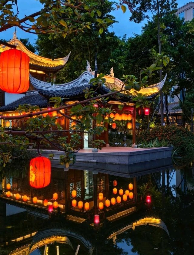 Chengdu Autumn Magic🍁 Chengdu Autumn Magic🍁