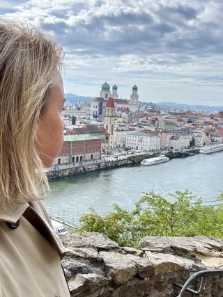 🇦🇹 🇩🇪 Austrian notes and turquoise magic Inna