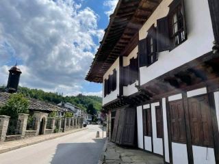 トリャヴナ、ブルガリア：時を超えたバルカンの宝石