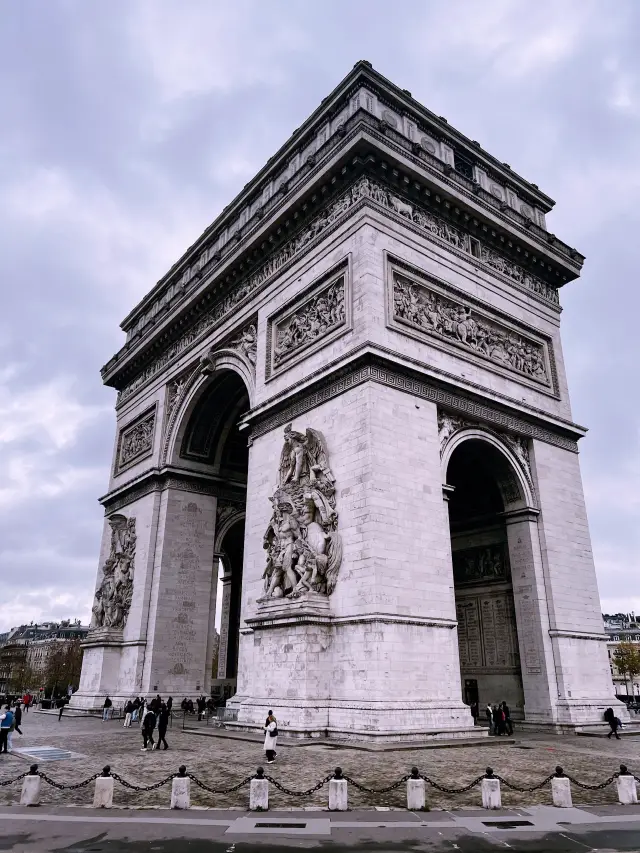 Arc de Triomphe: Icon of Paris 🇫🇷